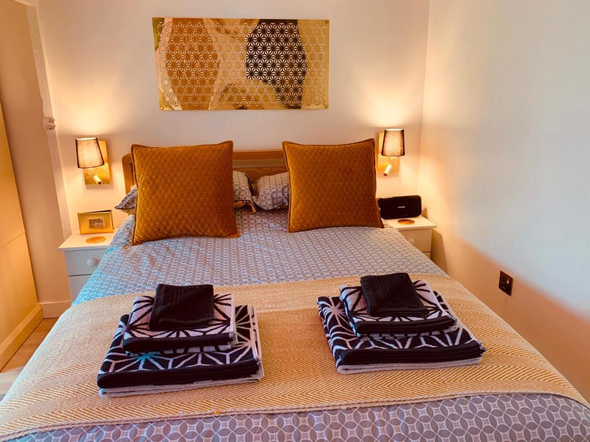 Shine Chalet - Unique & Comfortable Accommodation เรดรูธ ภายนอก รูปภาพ
